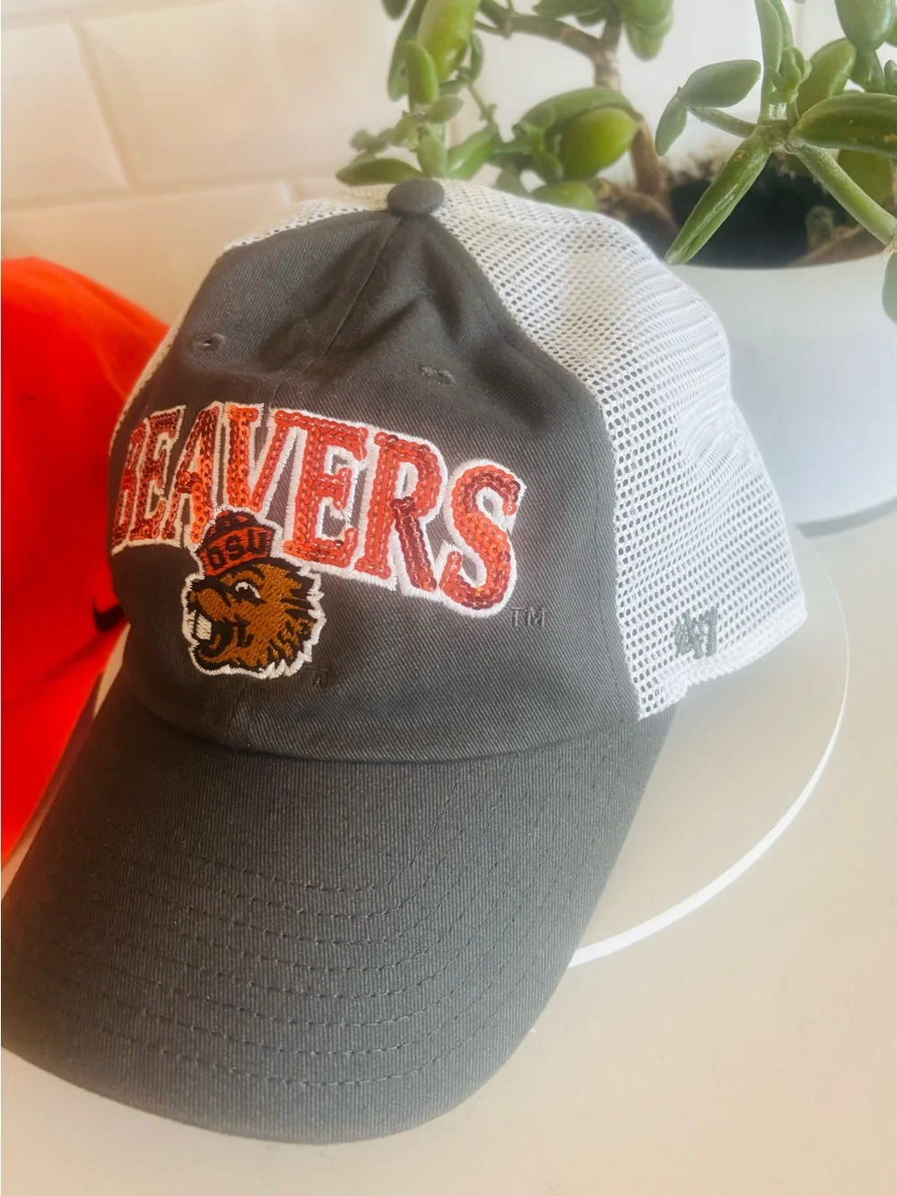 Set of 2 adjustable Oregon State University hats🧡🖤🦫
